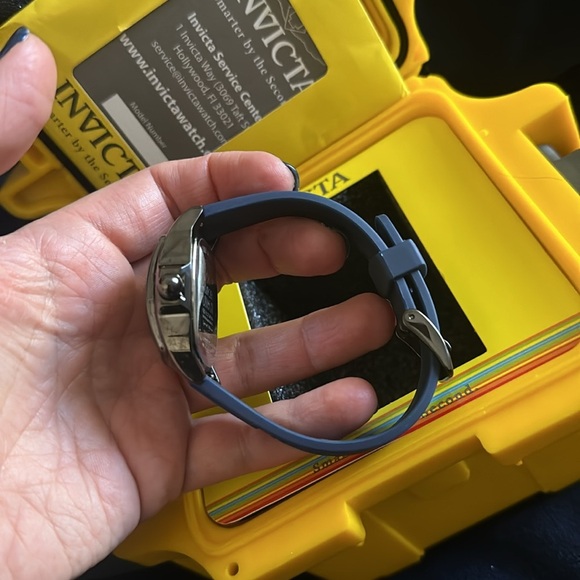 NWT Invicta blue and lime green watch - Picture 4 of 8